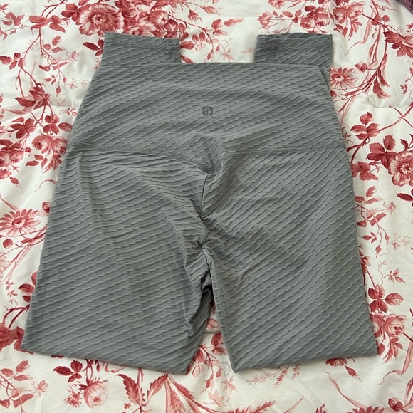 Gray Paragon leggings from Born primitive - Picture 1 of 3